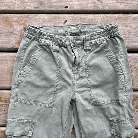 American Eagle Outfitters Green Khaki Pants - Size 2 - Picture 2 of 5